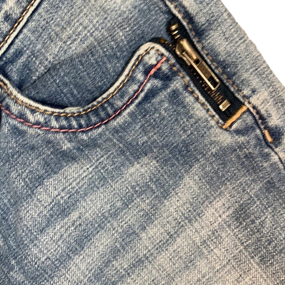 ESPRIT Y2K Boho Embroidered Back Pockets Zipper Detail Cropped Jeans - Picture 4 of 9